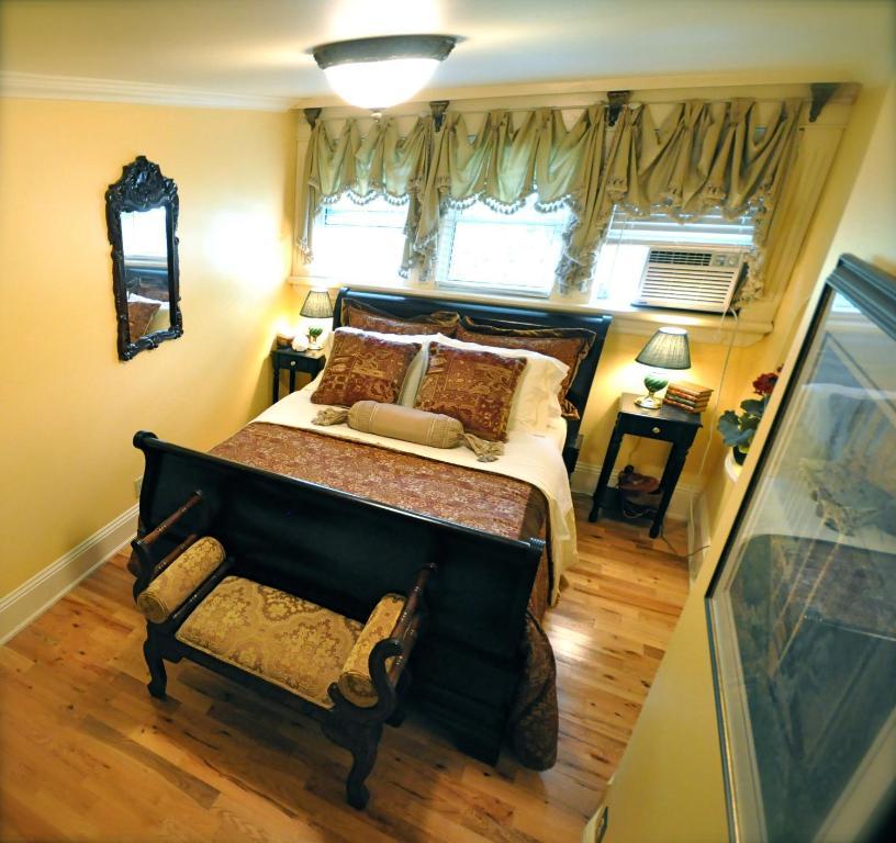 Creighton Manor Inn Bed & Breakfast Orillia Quarto foto