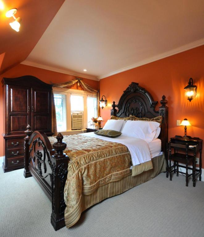 Creighton Manor Inn Bed & Breakfast Orillia Exterior foto